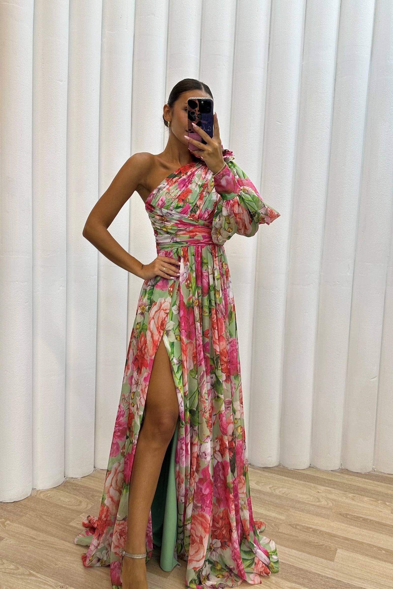 Whitney - Elegantna i Fluidna Haljina