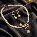 Elegantni set nakita sa biserima